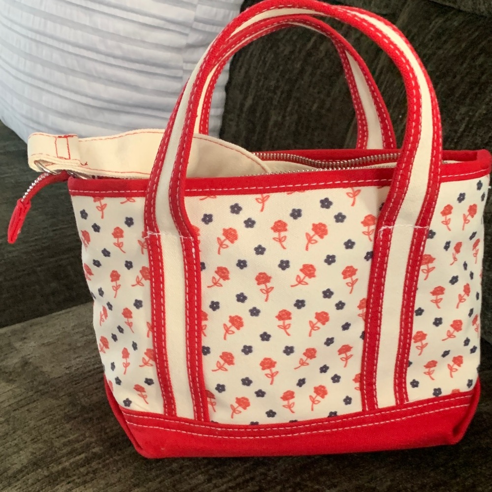 🆕- EXCLUSIVE! Aeropostale Red and Cream Queen Of Hearts Mini  Tote - Picture 11 of 15
